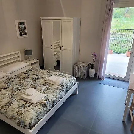 Domus Augustea 게스트하우스 3*